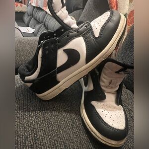 Pre~loved Nike Kids Black and White Sneakers AKA Dunk low.